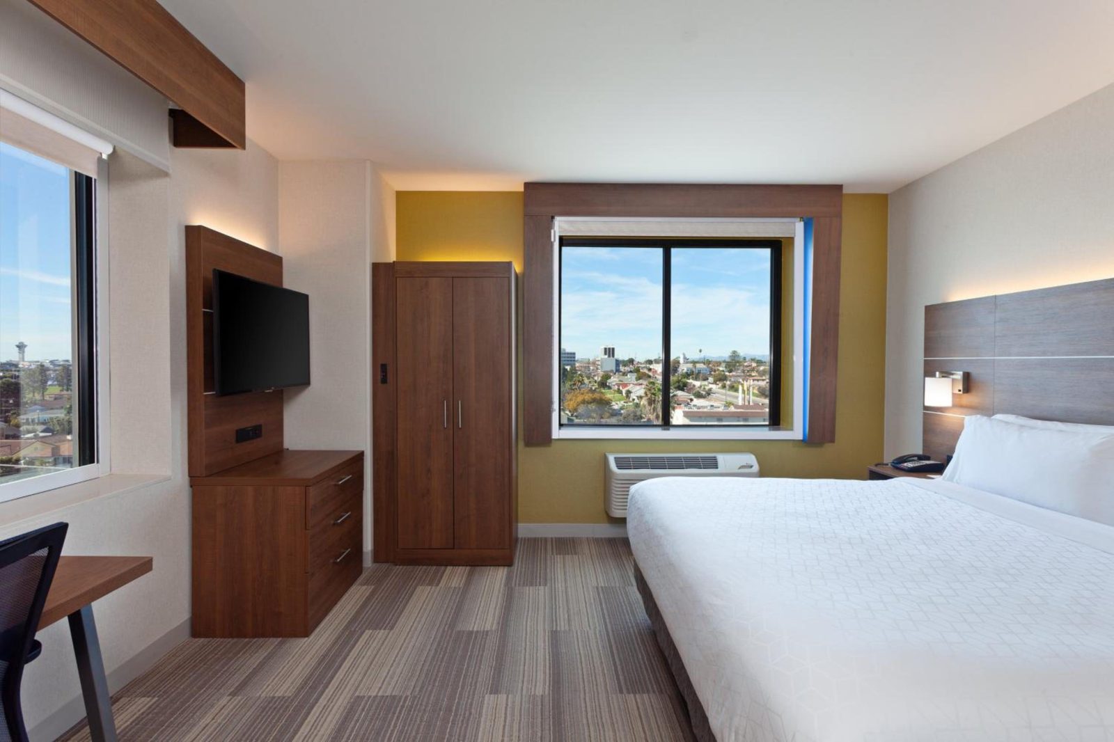 Holiday Inn Express Los Angeles LAX Airport by IHG — photo 3